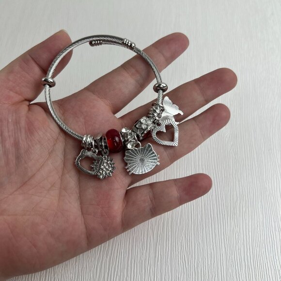 460 Red Hello Kitty Bracelet cute - Picture 4 of 4